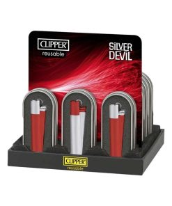 Encendedor recargable Clipper Silver Devil con detalles en color rojo y plateado